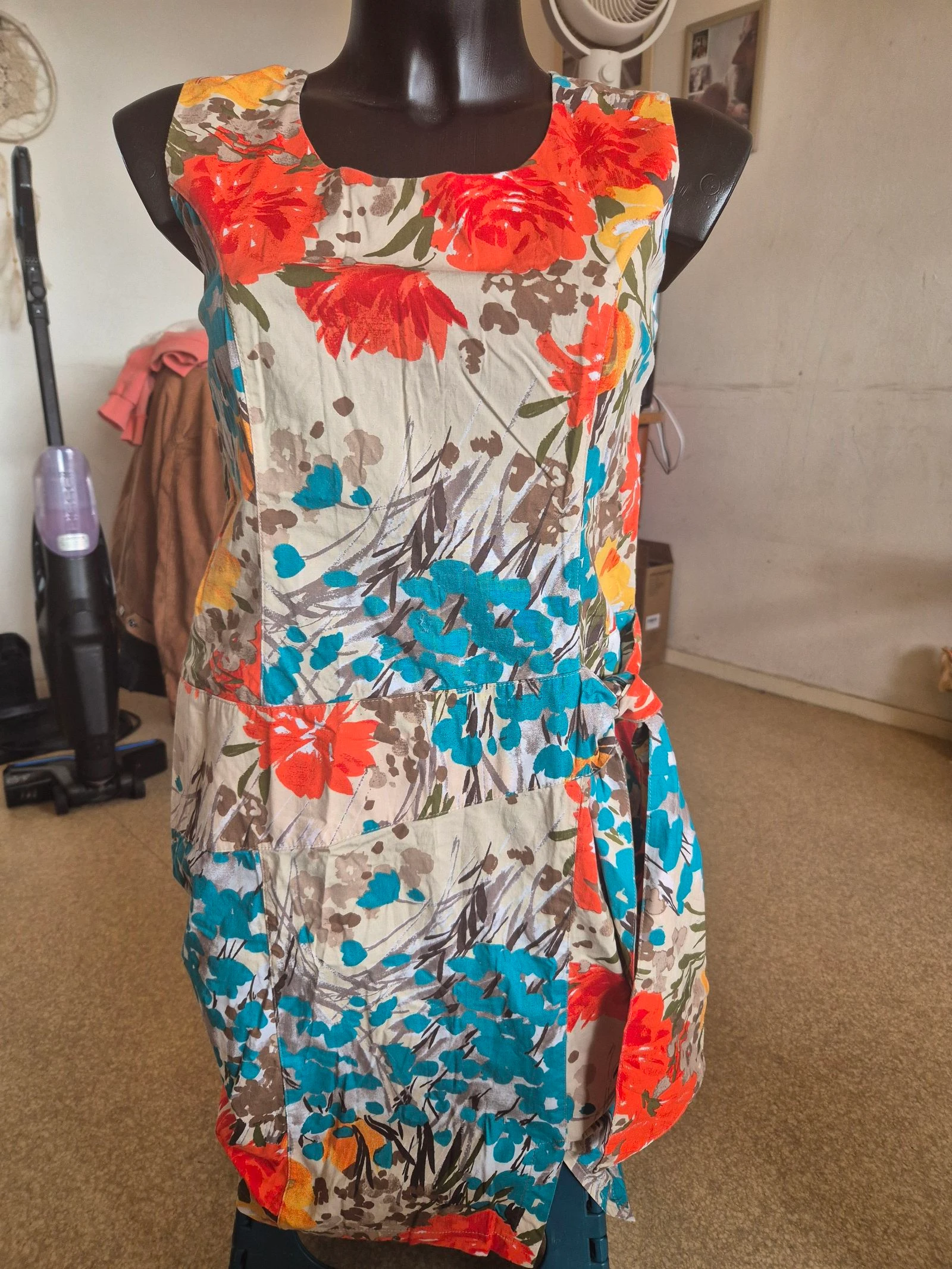 Jolie robe coloré taille m - comme neuf